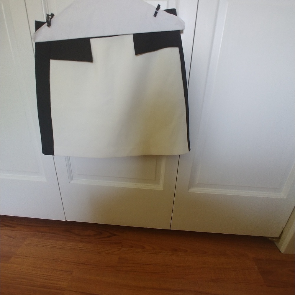 BCBGMAXAZRIA Kaela tuxedo Skirt